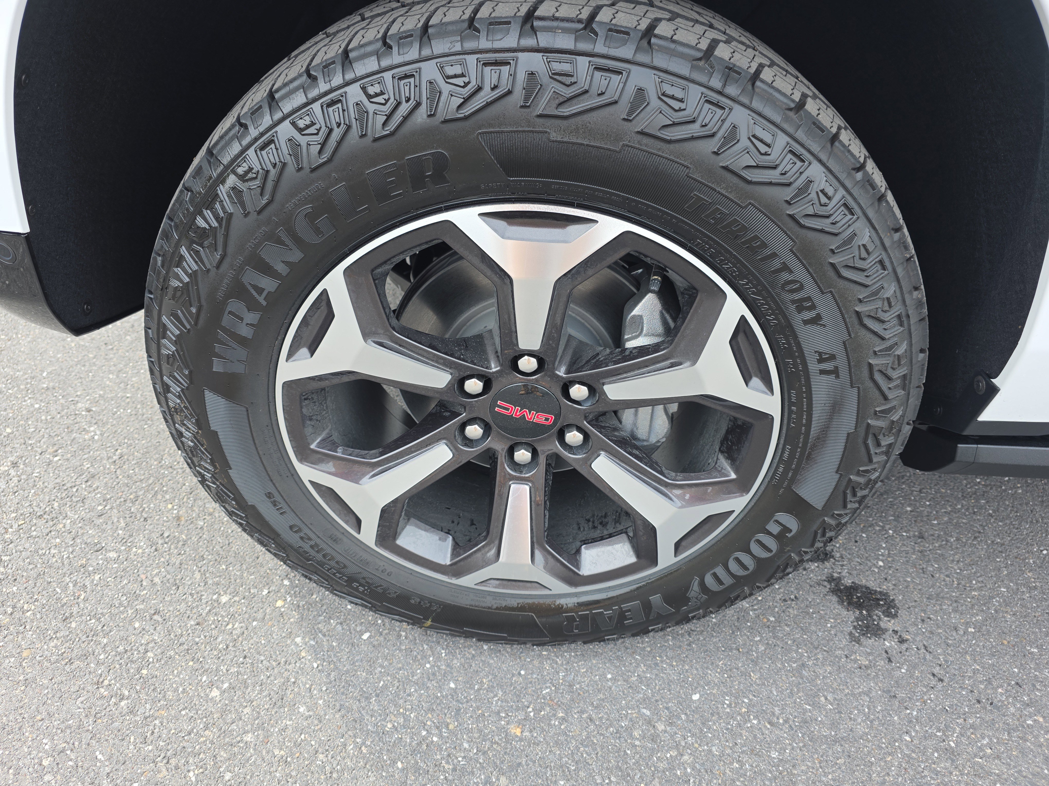 New 2025 GMC Yukon XL AT4 Ultimate image 10