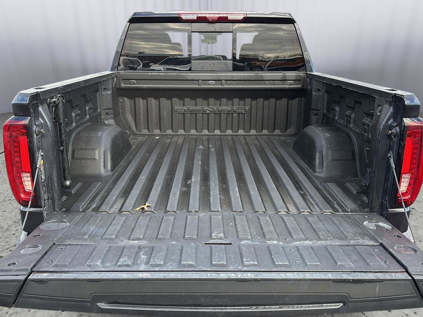 Used 2023 GMC Sierra 1500 Denali w/ Denali Reserve Package AWD/4WD image 5