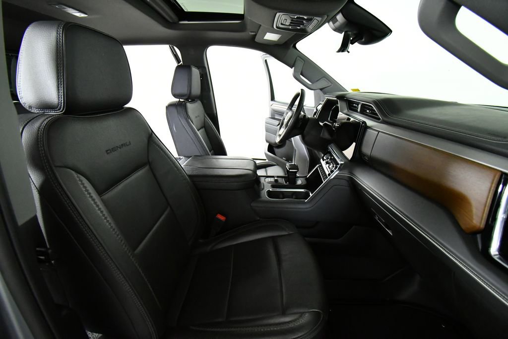 Used 2025 GMC Sierra 1500 Denali w/ Technology Package AWD/4WD image 23