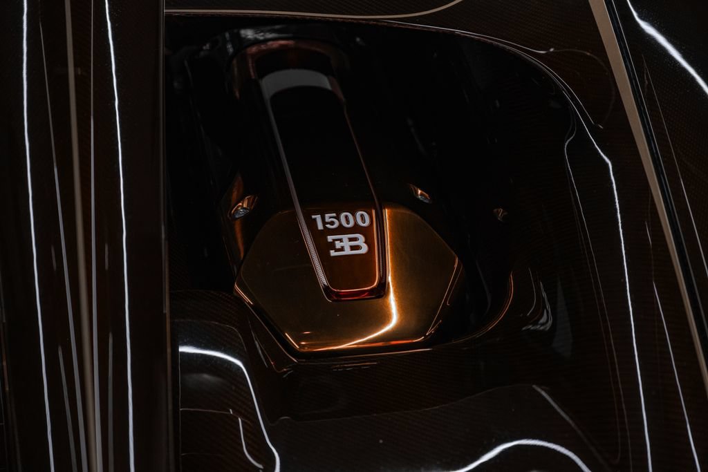 Used 2020 Bugatti Chiron AWD/4WD image 30