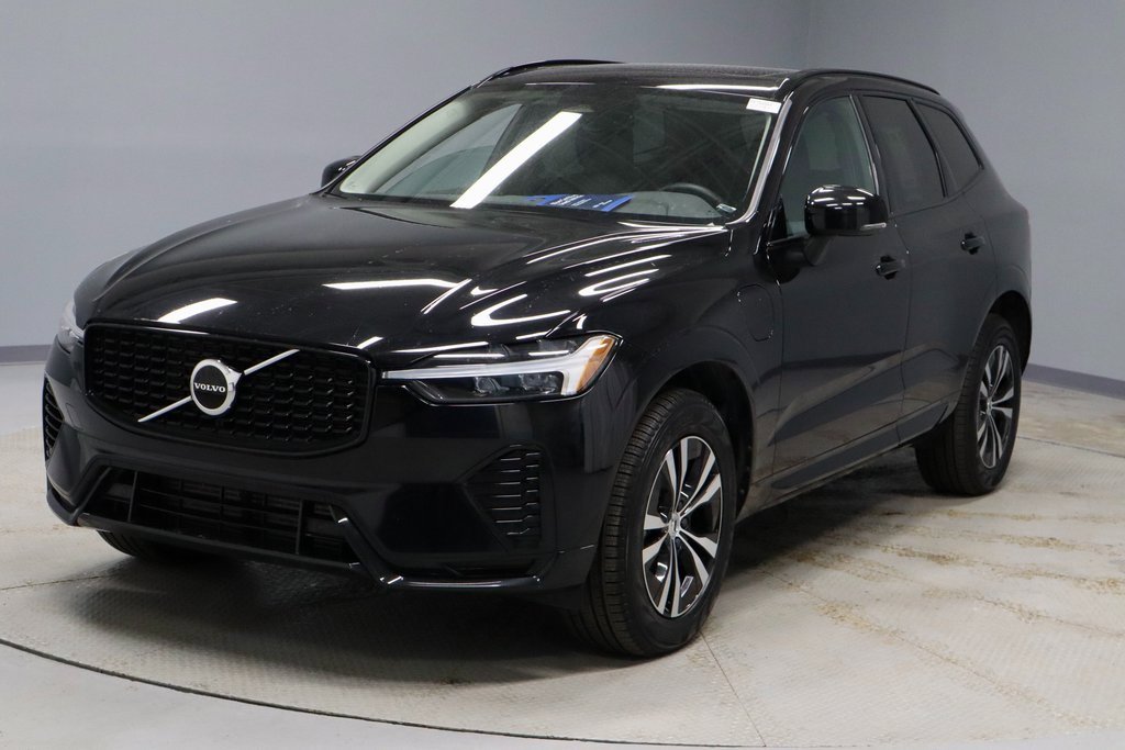 Used 2024 Volvo XC60 T8 Core image 6