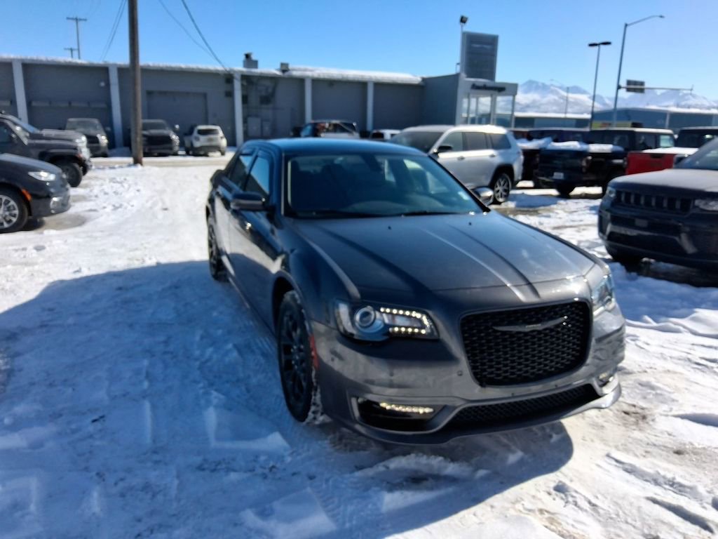 Certified 2022 Chrysler 300 Touring L w/ Comfort Group image 3