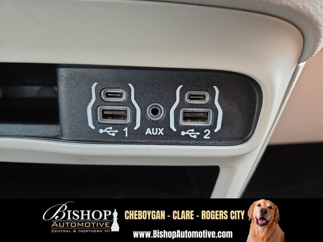 Used 2023 Chrysler Voyager LX FWD image 19