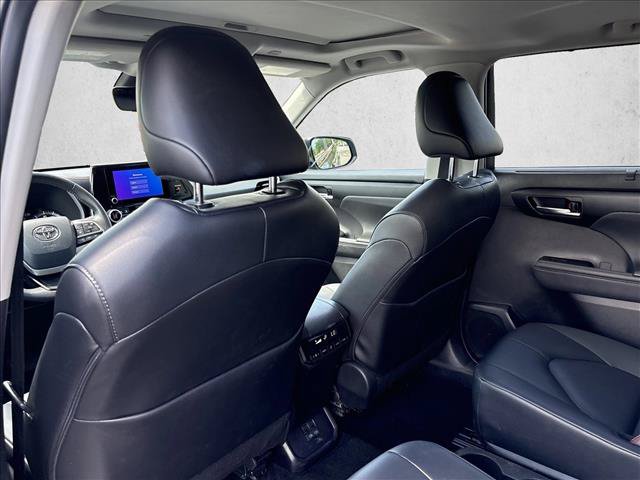 Certified 2025 Toyota Highlander XLE AWD/4WD image 21