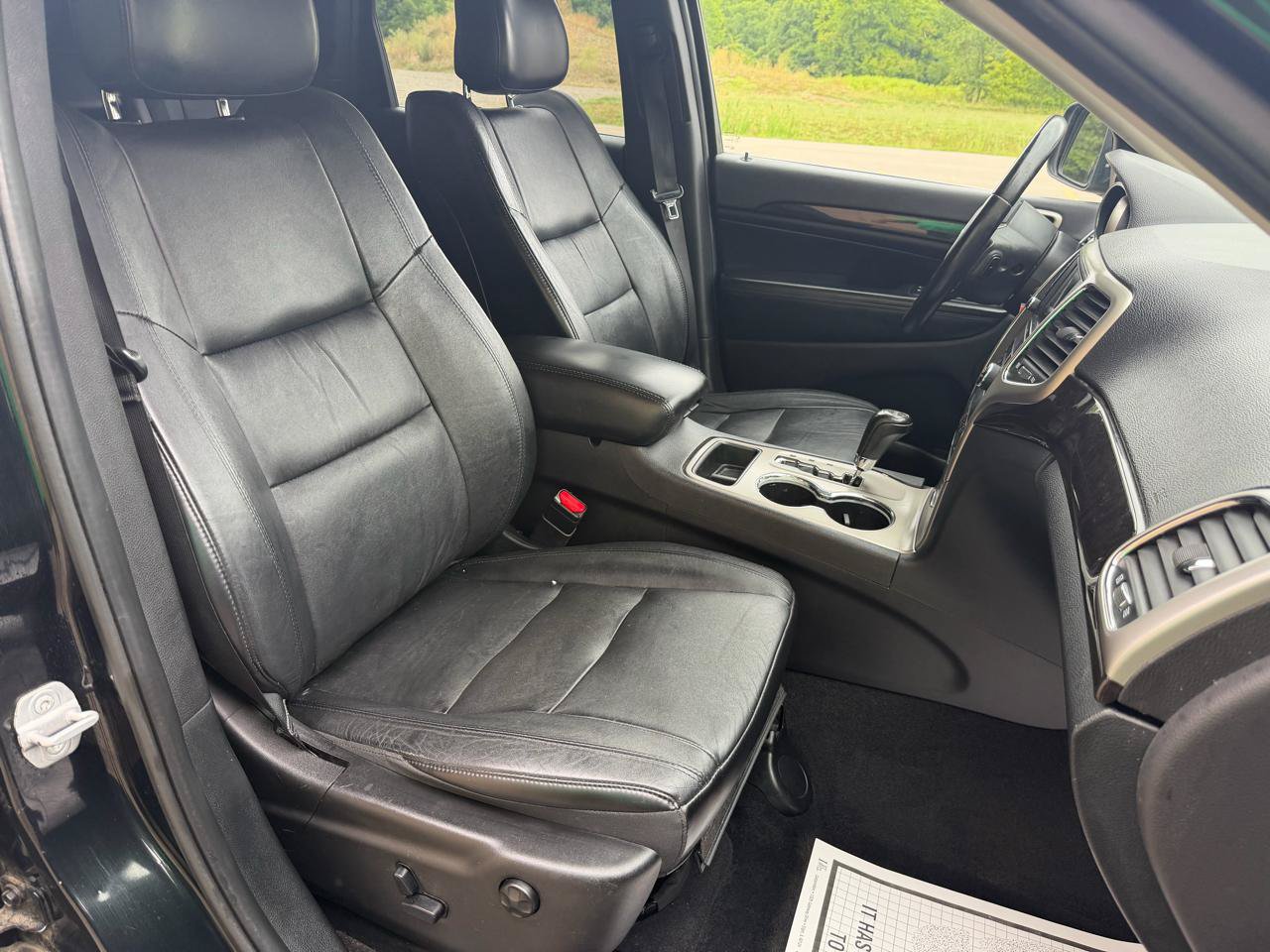 Used 2012 Jeep Grand Cherokee Laredo AWD/4WD image 28