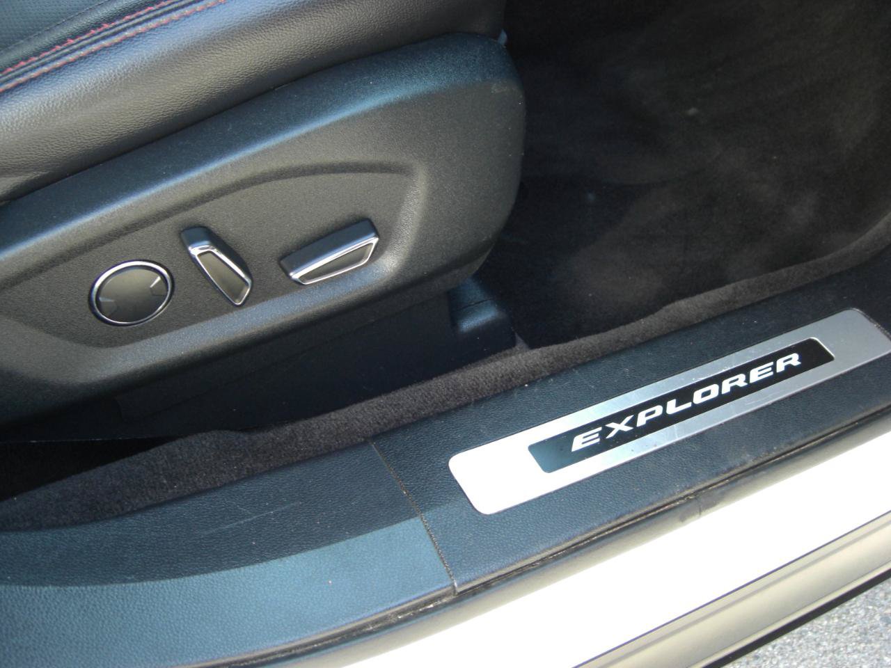 Used 2018 Ford Explorer Sport AWD/4WD image 19