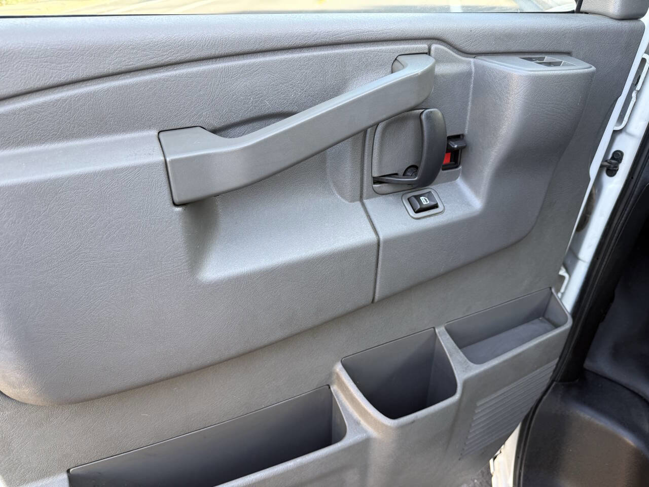 Used 2019 Chevrolet Express 2500 w/ Driver Convenience Package image 19