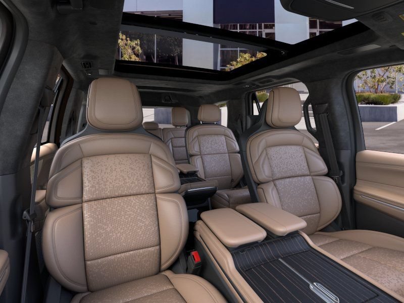 New 2026 Lincoln Navigator Black Label AWD/4WD image 10