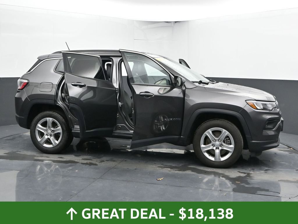 Used 2024 Jeep Compass Latitude image 62