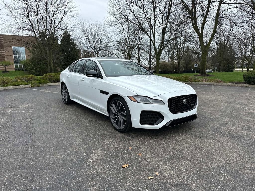 New 2024 Jaguar XF R-Dynamic SE image 3