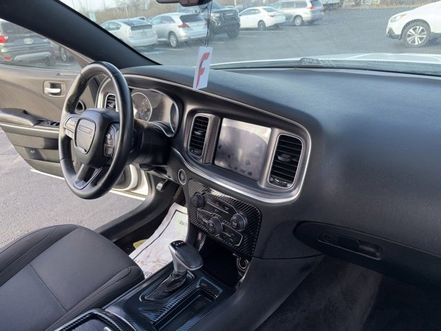 Used 2017 Dodge Charger SXT image 22