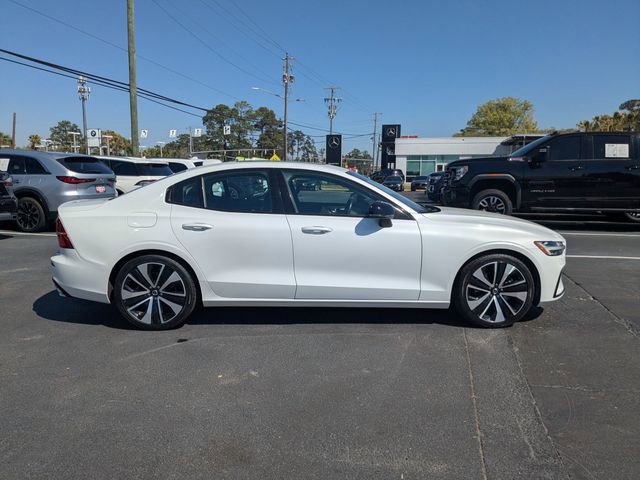 Used 2022 Volvo S60 B5 Momentum AWD/4WD image 4