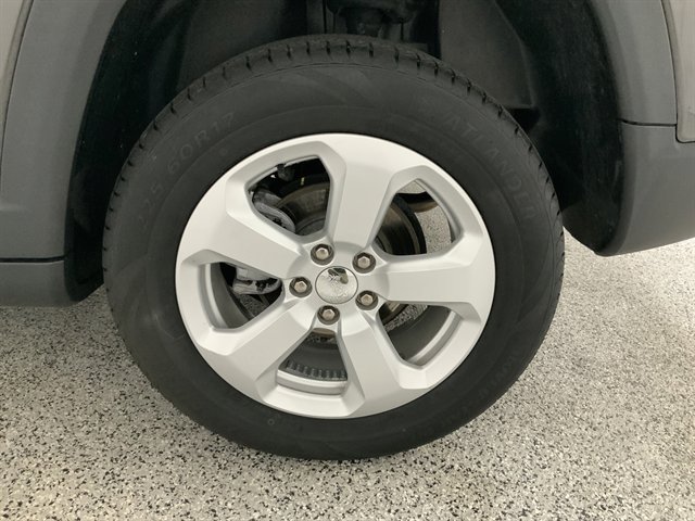 Used 2021 Jeep Compass Latitude image 12