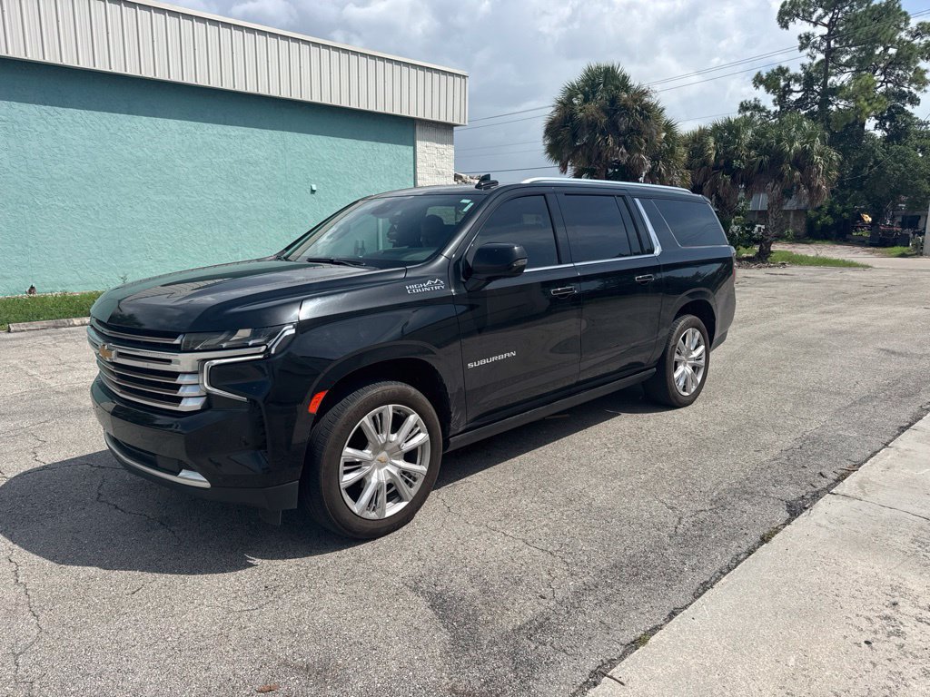 Used 2023 Chevrolet Suburban High Country RWD image 1