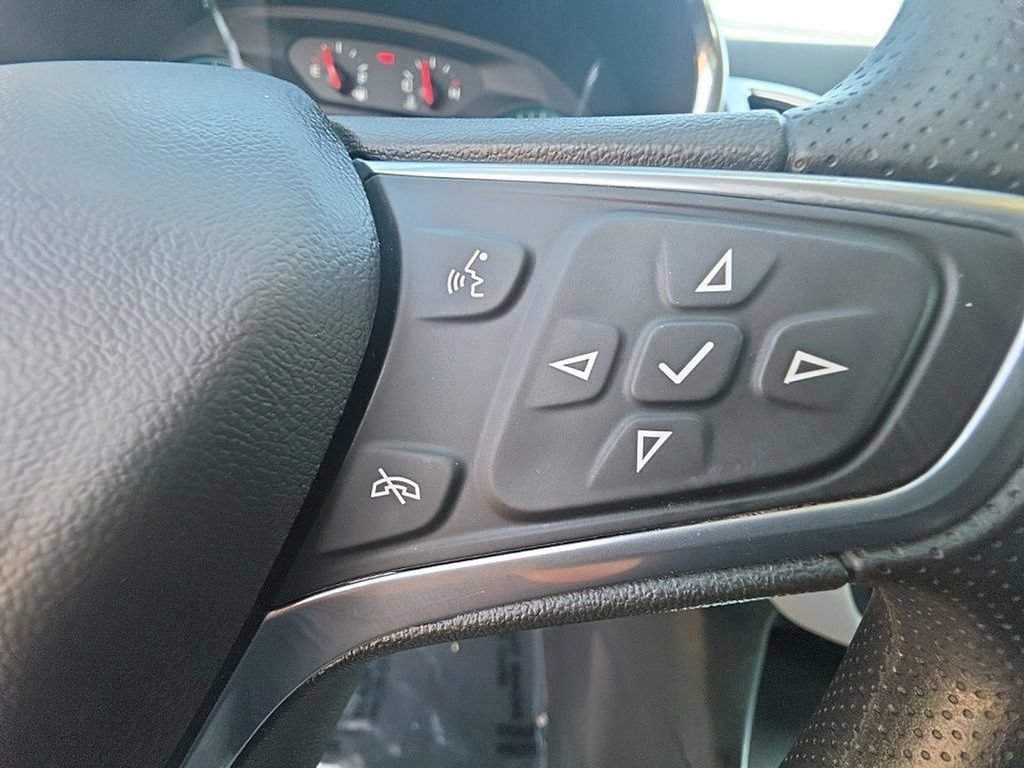 Used 2023 Chevrolet Equinox LS FWD image 12