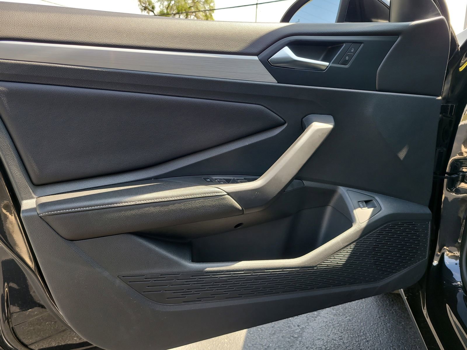 Certified 2025 Volkswagen Jetta S image 15