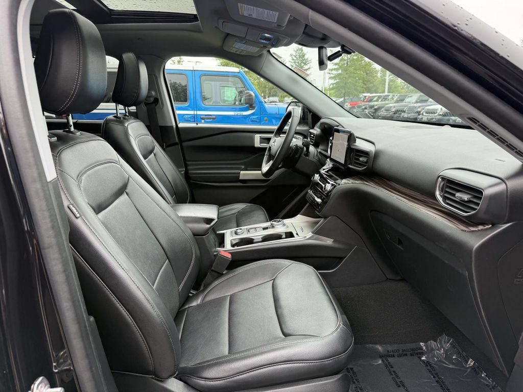 Used 2021 Ford Explorer Limited w/ Hybrid Equipment Group 310A AWD/4WD image 15