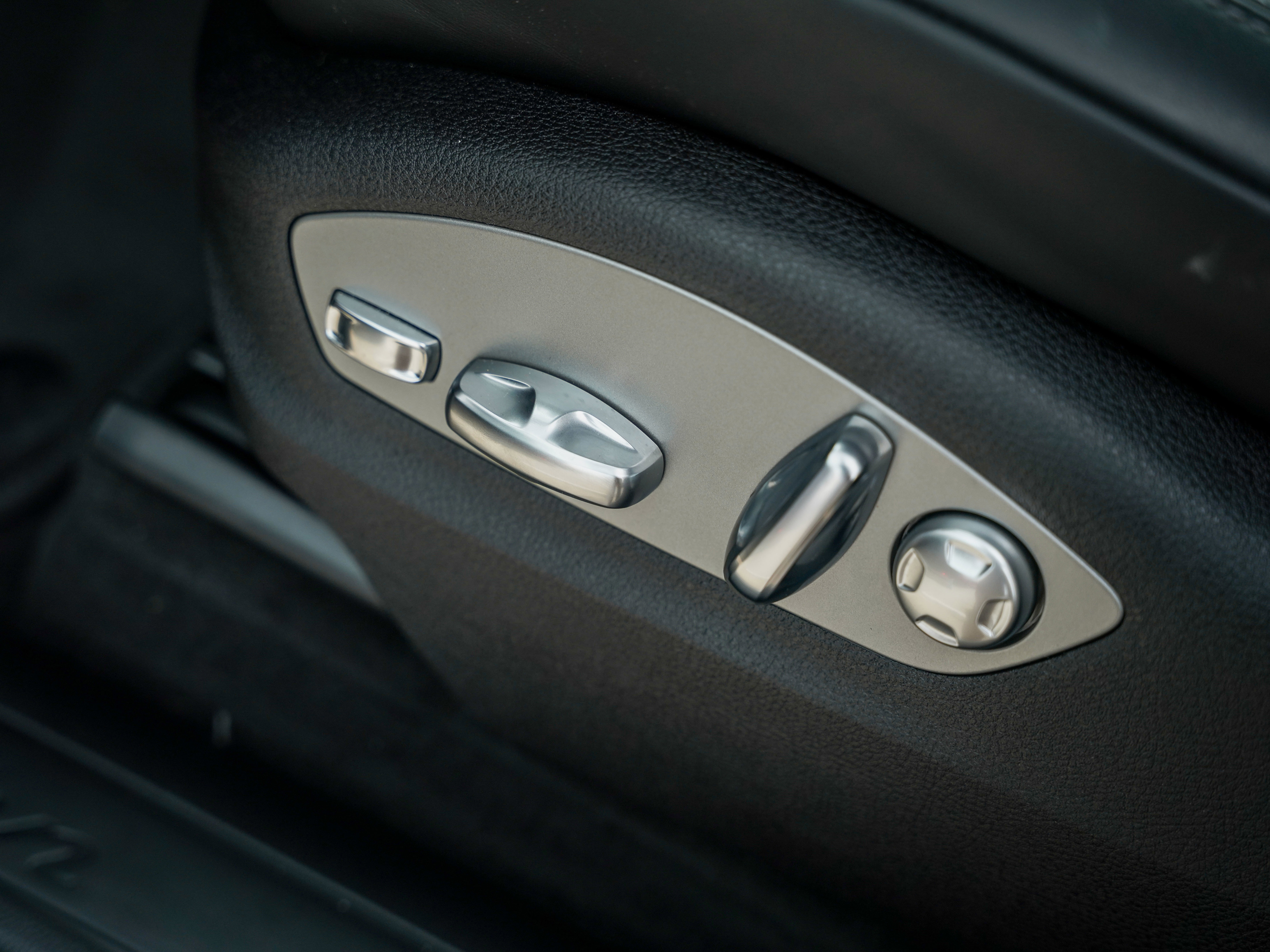 New 2025 Porsche Macan image 16