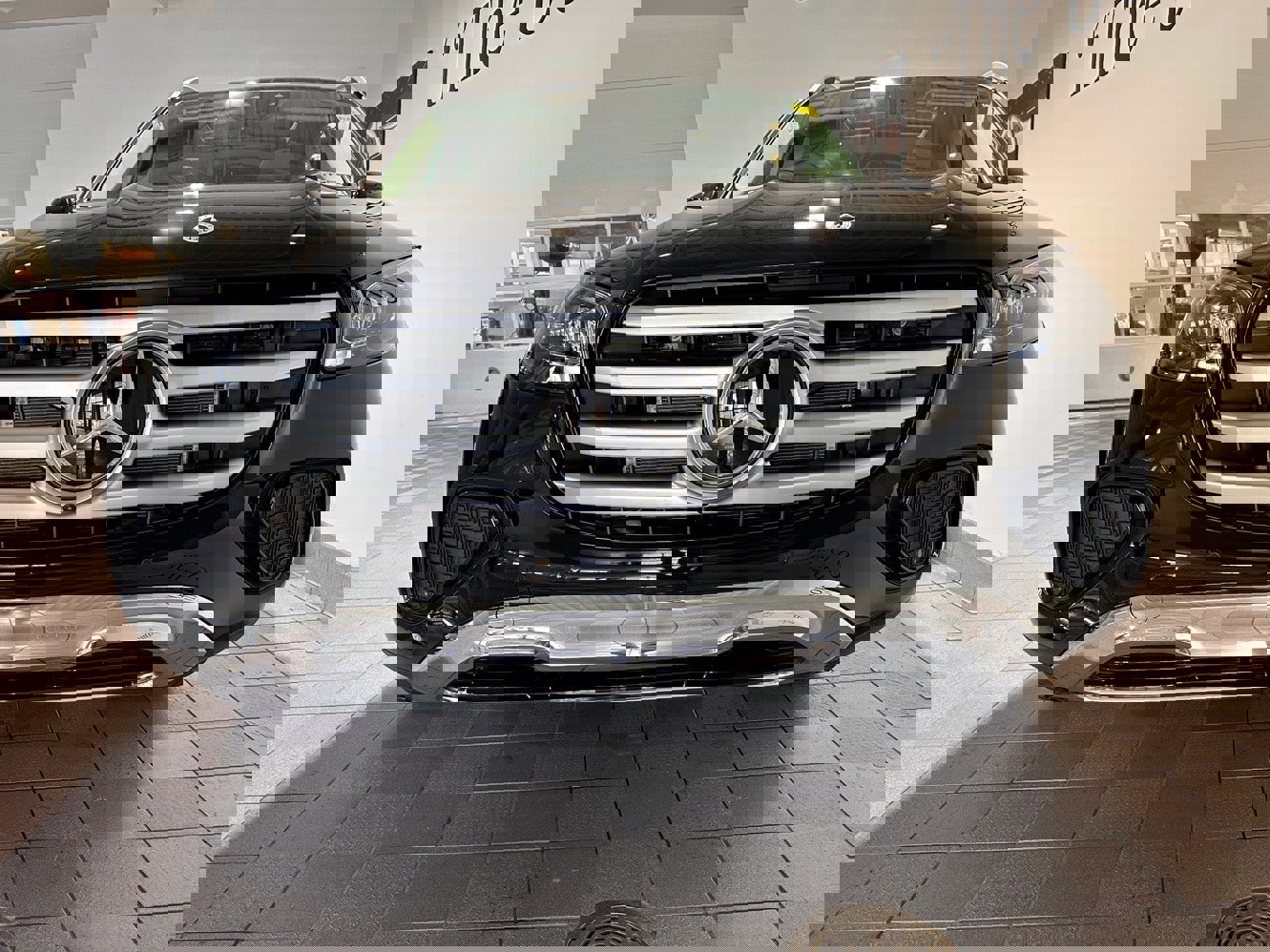 New 2025 Mercedes-Benz GLS 450 4MATIC image 2