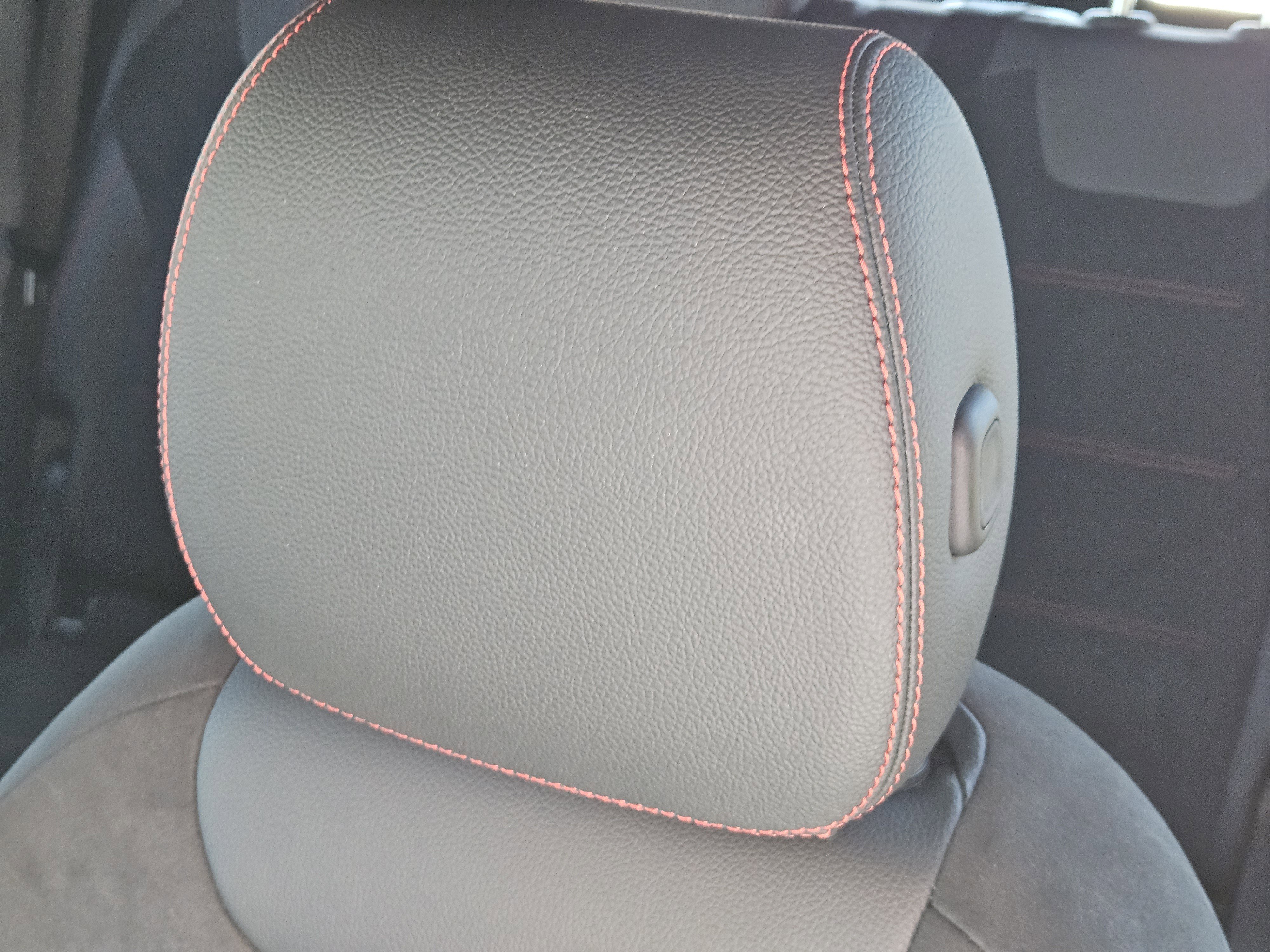 Used 2023 Mercedes-Benz EQB 300 4MATIC image 16