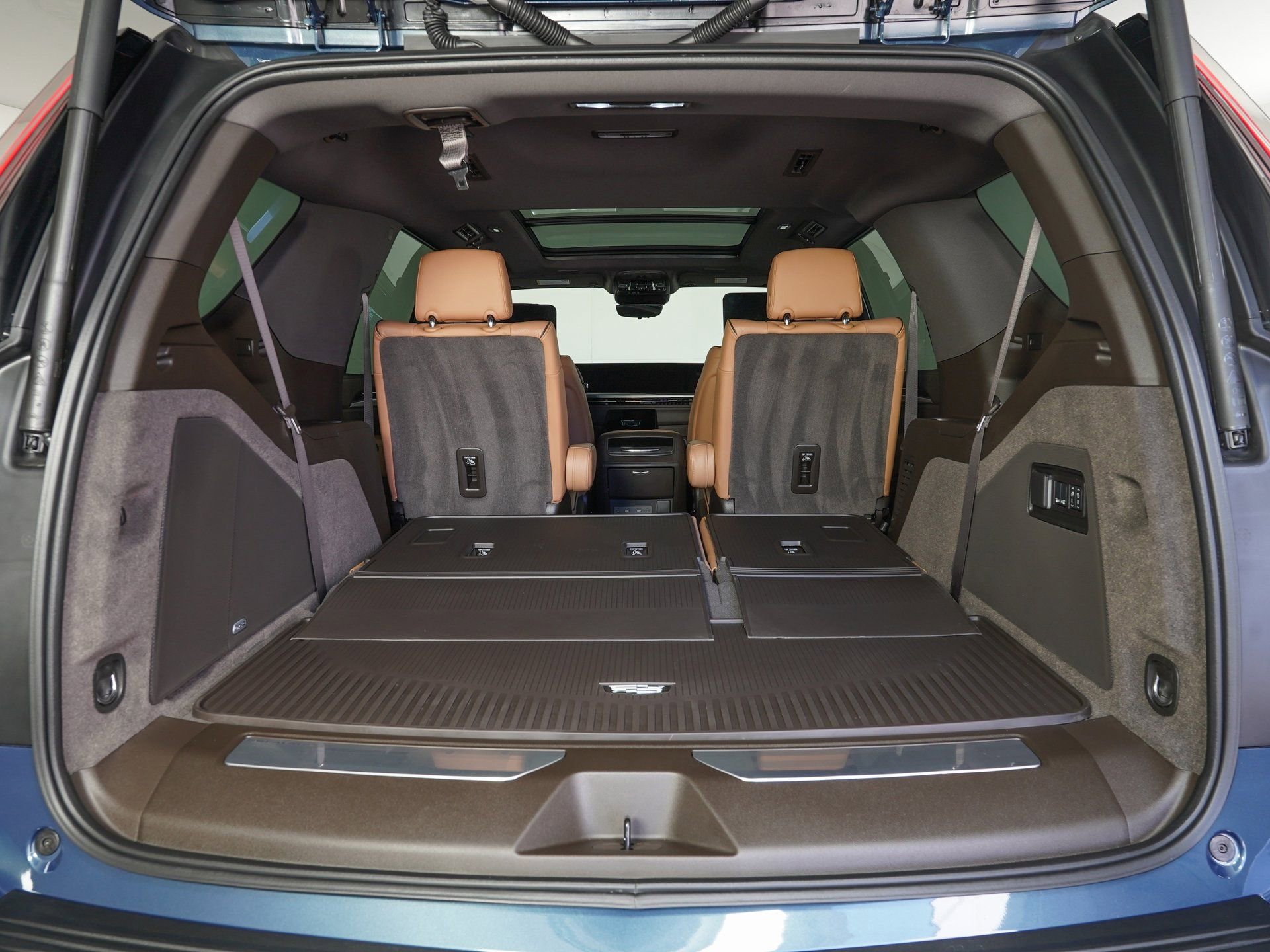 Used 2026 Cadillac Escalade Luxury w/ LPO, Radiant Package image 14