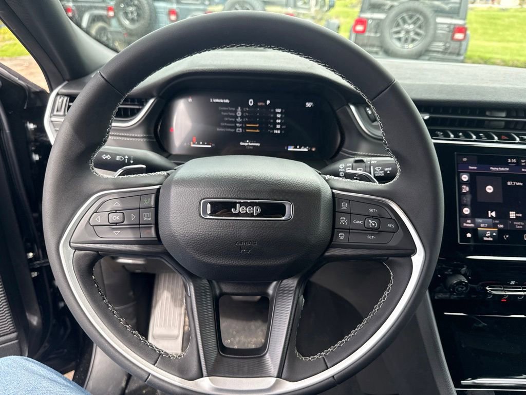 New 2026 Jeep Grand Cherokee Laredo AWD/4WD image 9