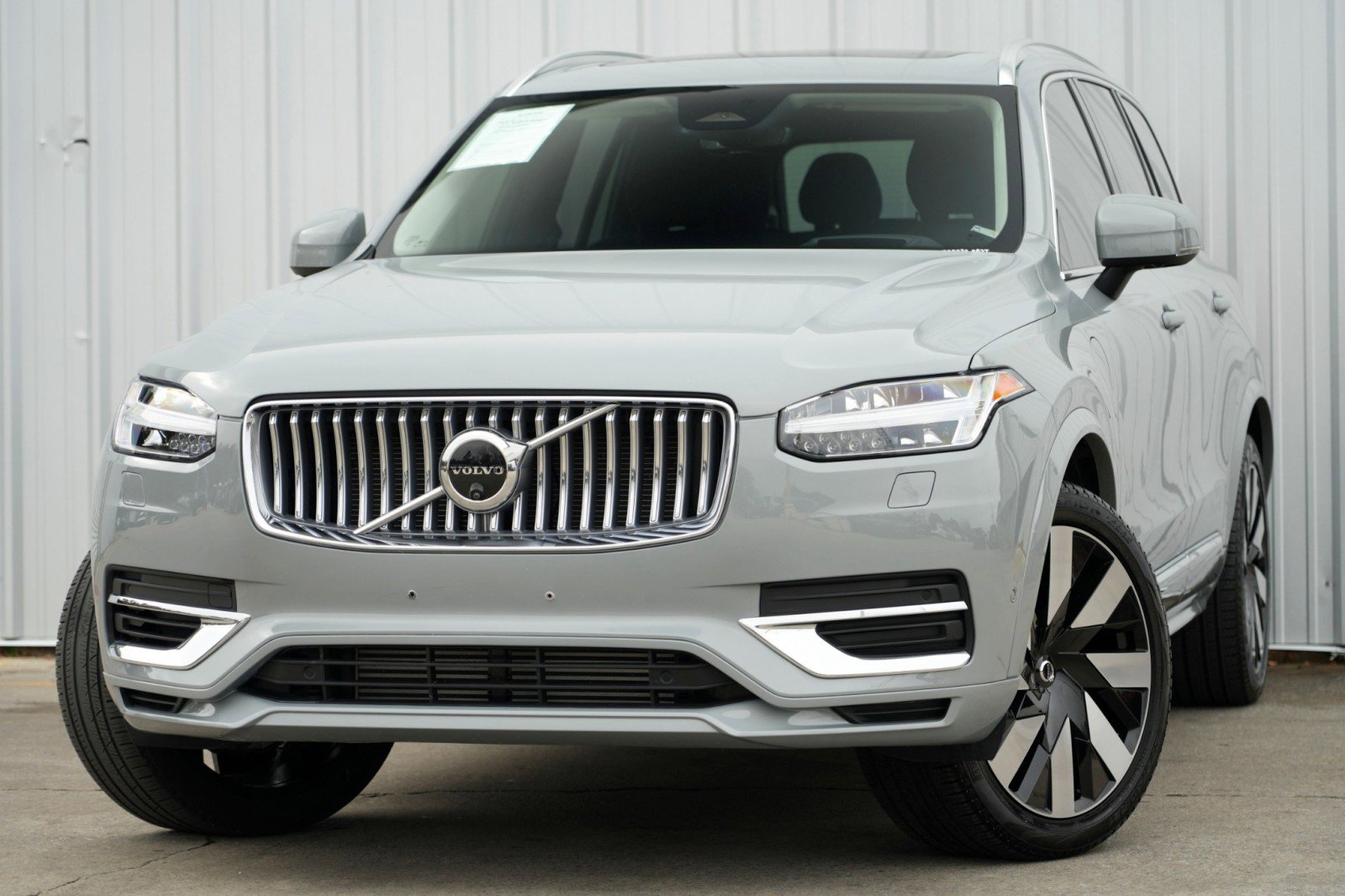 Used 2024 Volvo XC90 T8 Ultimate w/ Protection Package Premier image 3