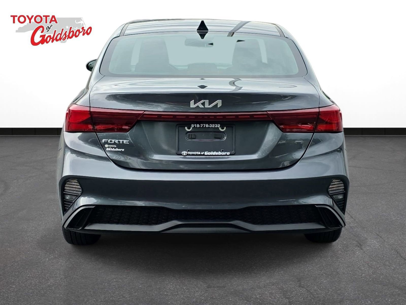 Used 2024 Kia Forte LXS FWD image 6