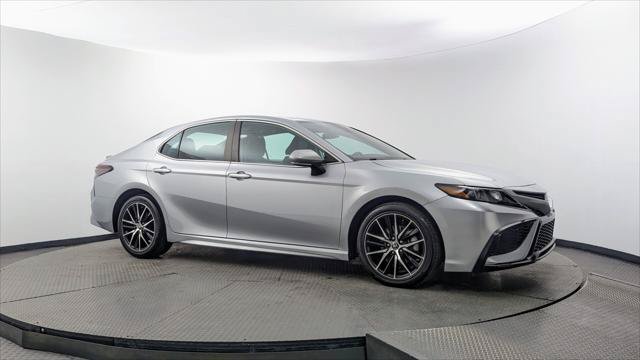 Used 2023 Toyota Camry SE FWD image 11