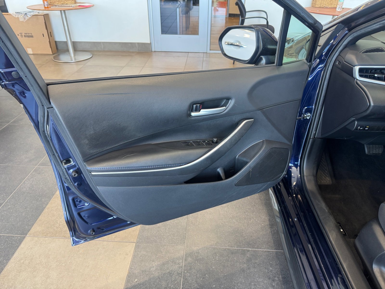 Used 2020 Toyota Corolla SE w/ Carpet Mat Package (TMS) FWD image 13