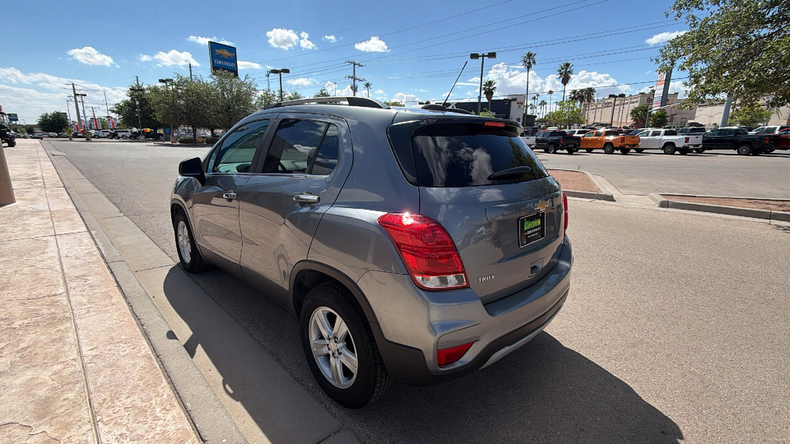 Used 2020 Chevrolet Trax LT w/ LT Convenience Package image 5