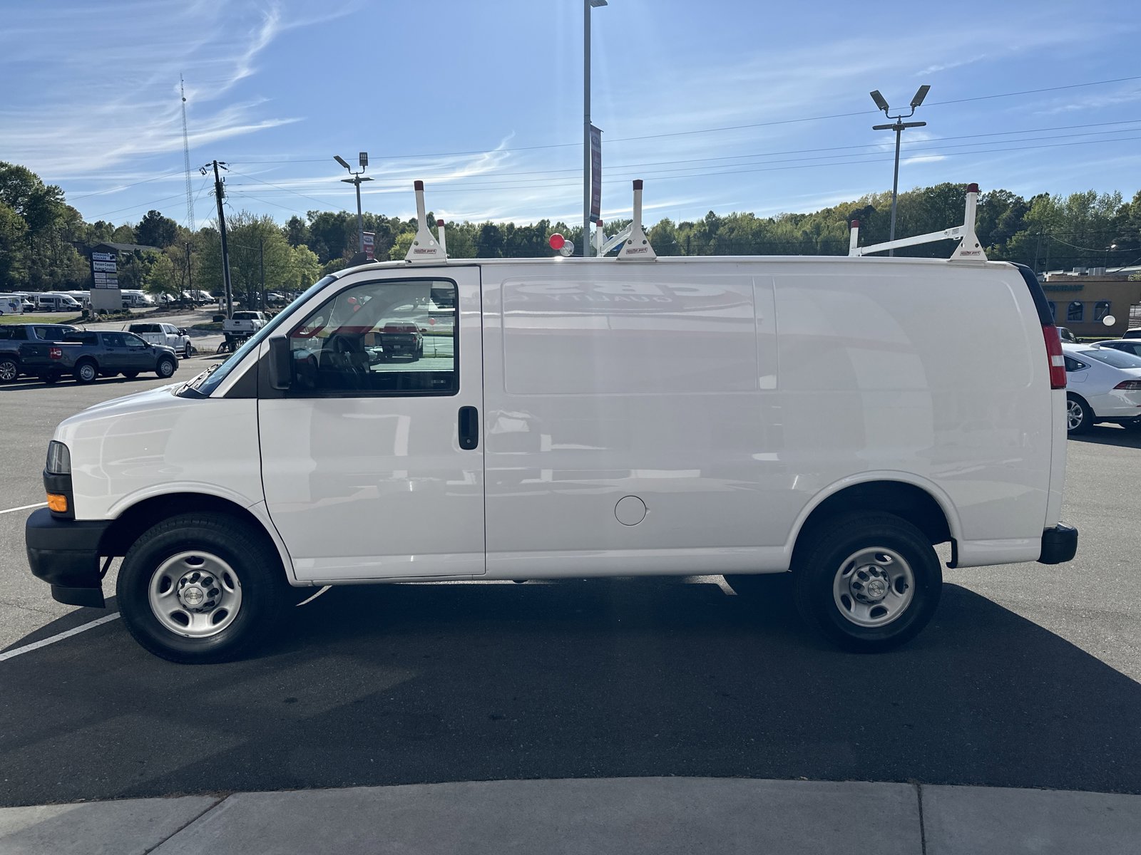 Used 2023 Chevrolet Express 2500 RWD image 5