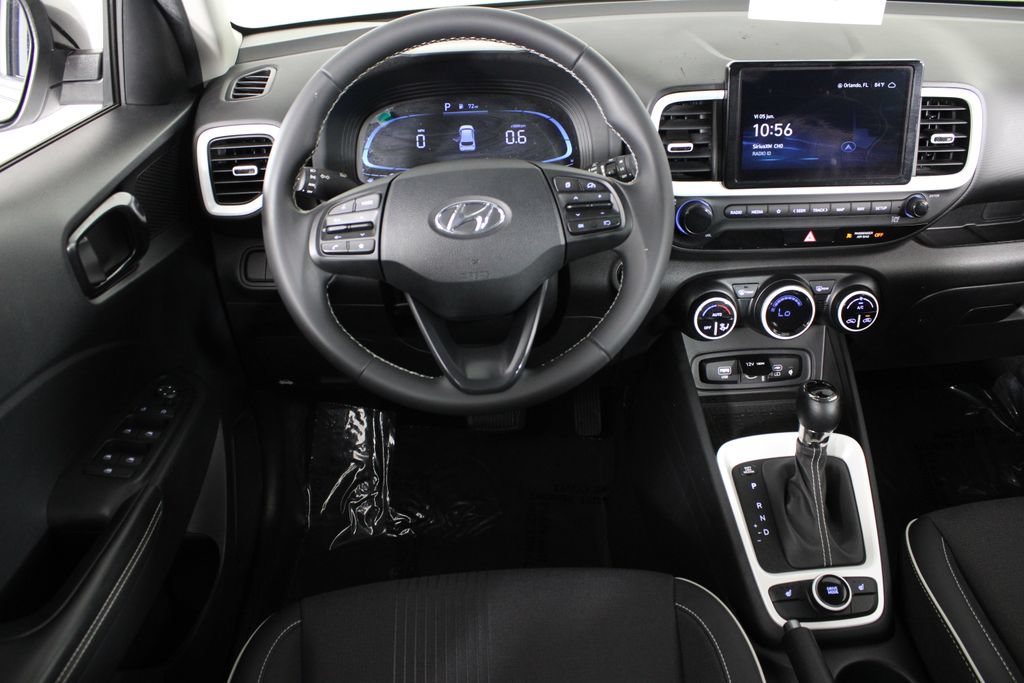 Certified 2024 Hyundai Venue Limited FWD image 8