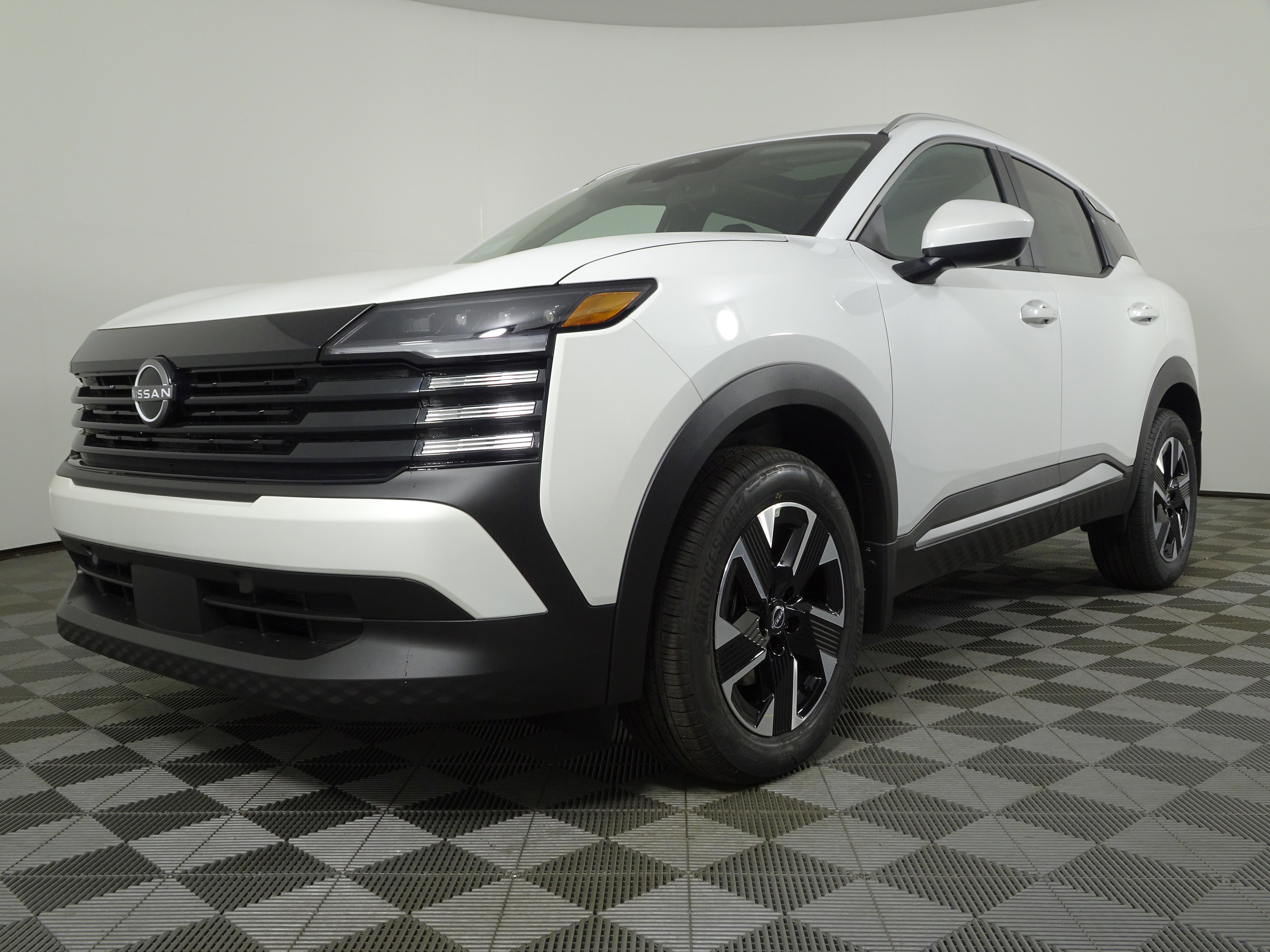 New 2025 Nissan Kicks SV w/ SV Premium Package image 14