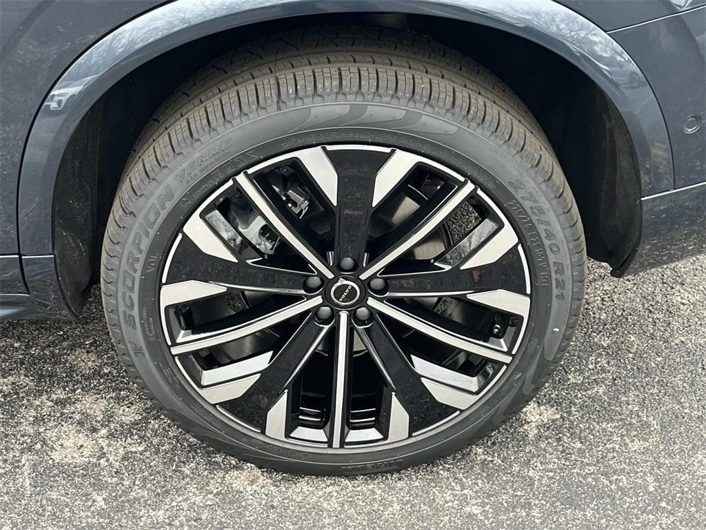 Certified 2026 Volvo XC90 B6 Ultra AWD/4WD image 11