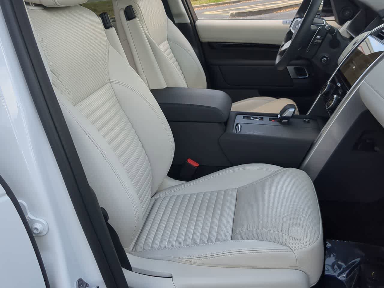 Used 2025 Land Rover Discovery S AWD/4WD image 24