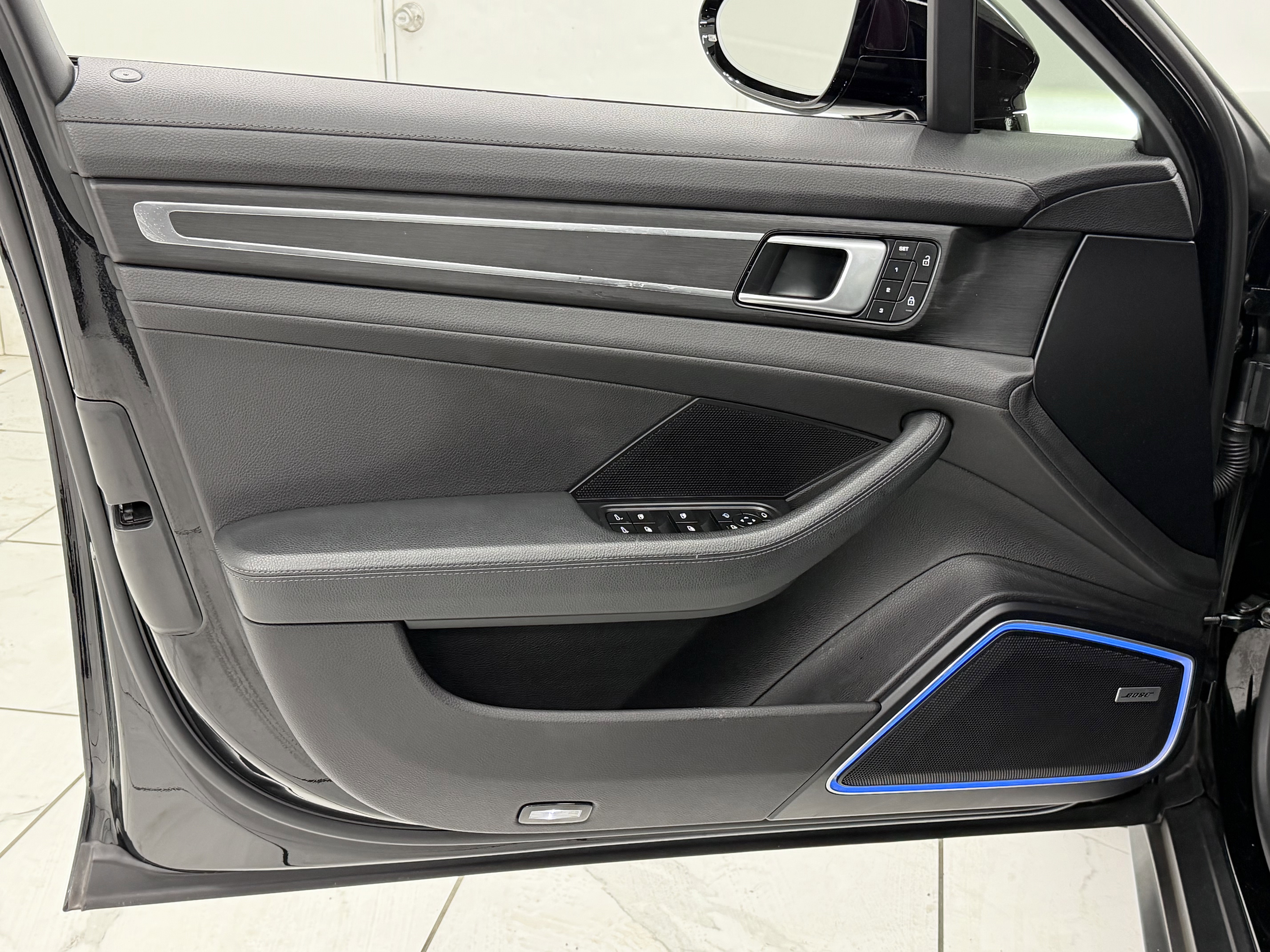 Certified 2022 Porsche Panamera 4 Platinum Edition image 26