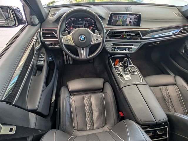 Used 2022 BMW 740i w/ M Sport Package image 8