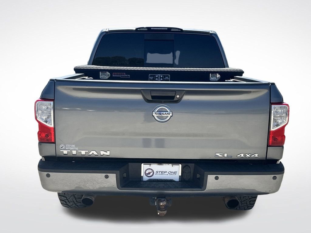 Used 2017 Nissan Titan SL image 6