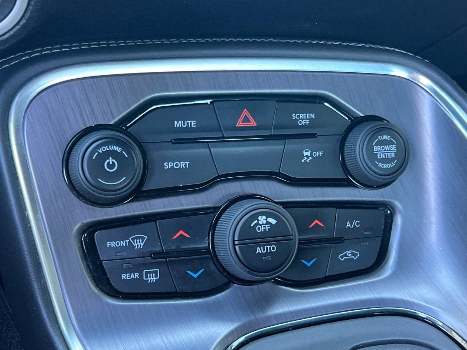 Used 2017 Dodge Challenger R/T image 18