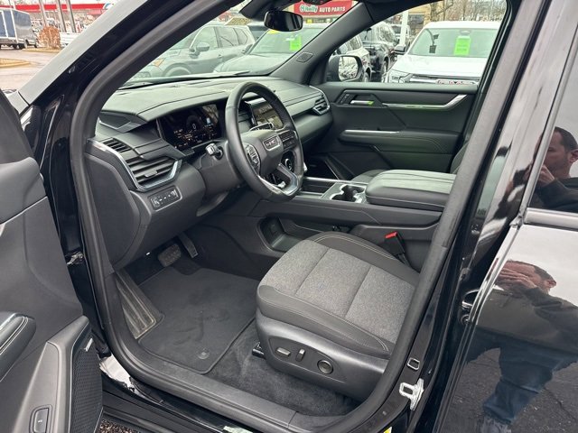 Used 2025 GMC Acadia Elevation image 13