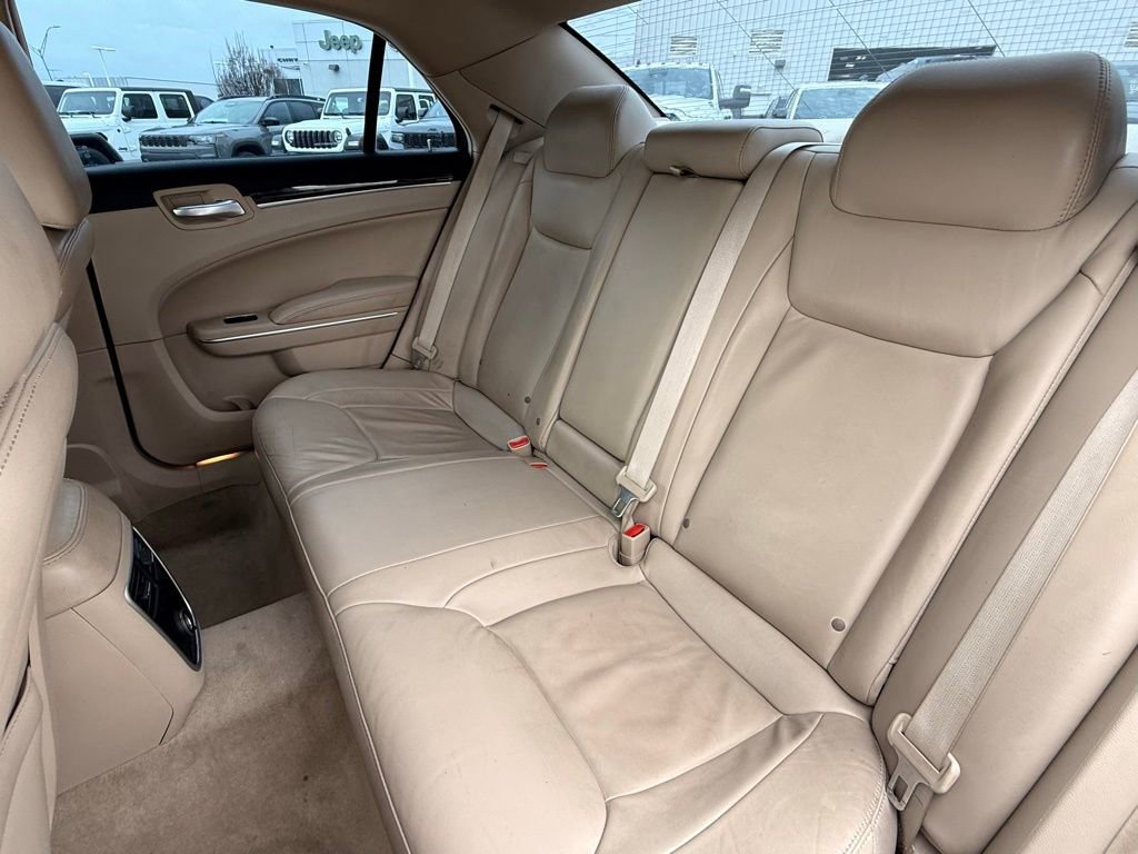 Used 2014 Chrysler 300 image 20