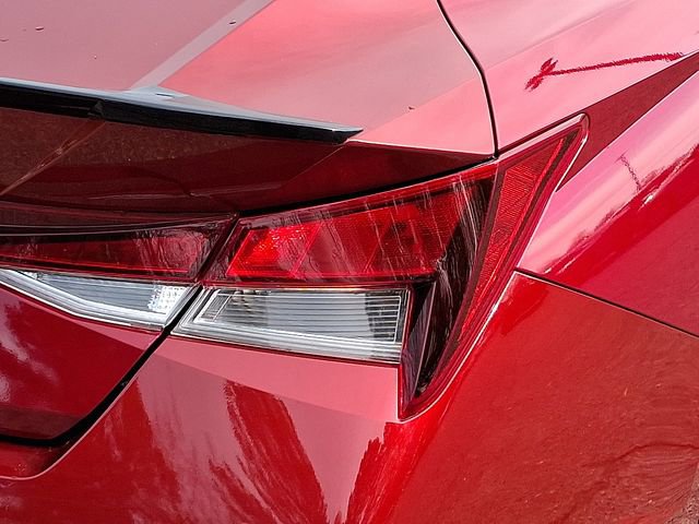 Used 2025 Hyundai Elantra Sport image 14