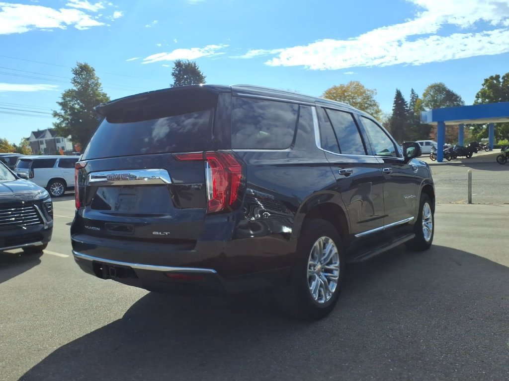 Used 2023 GMC Yukon SLT w/ SLT Premium Package AWD/4WD image 4