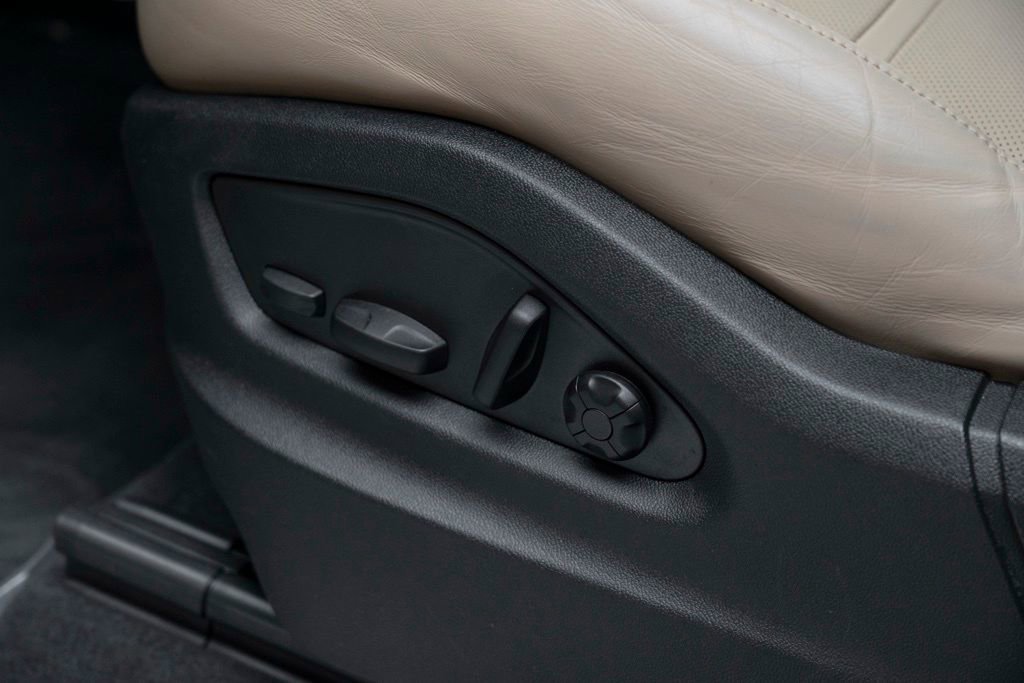 Used 2024 Porsche Cayenne Coupe image 14