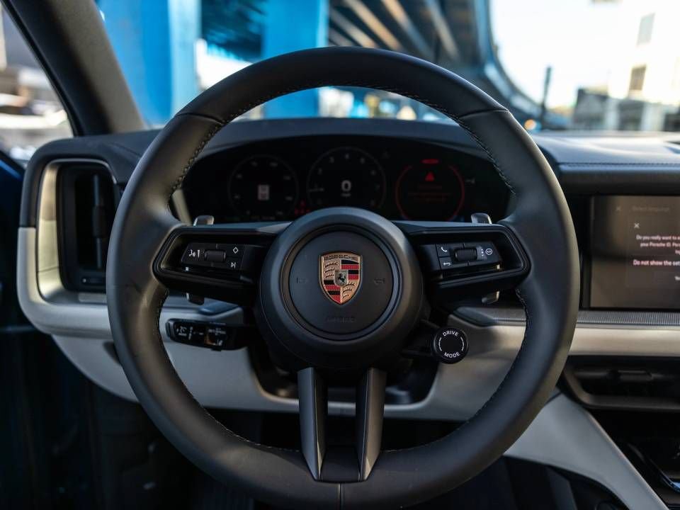 Certified 2026 Porsche Cayenne AWD/4WD image 6