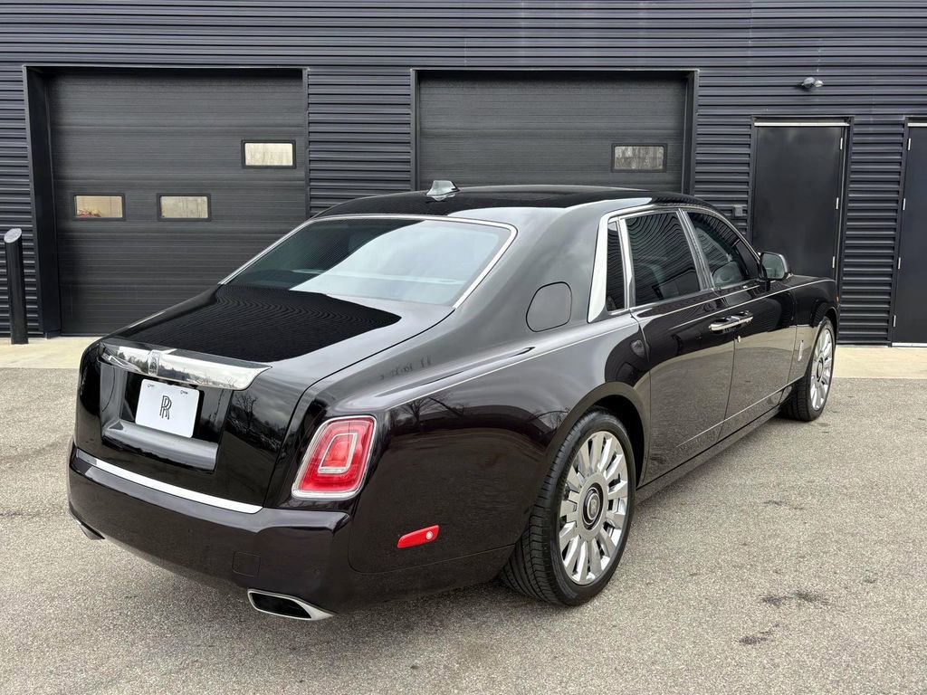 Used 2019 Rolls-Royce Phantom Sedan image 2
