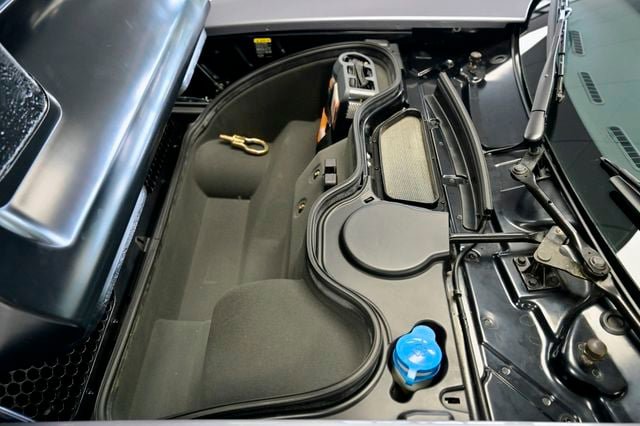 Used 2006 Ford GT RWD image 24