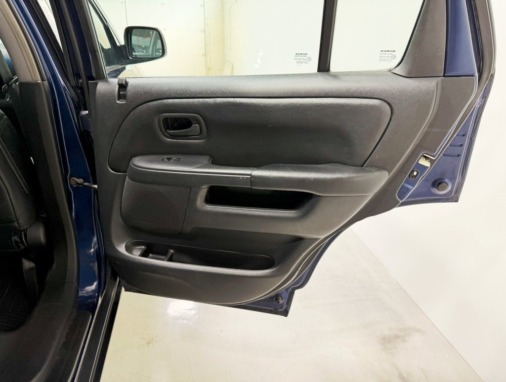 Used 2005 Honda CR-V LX image 27