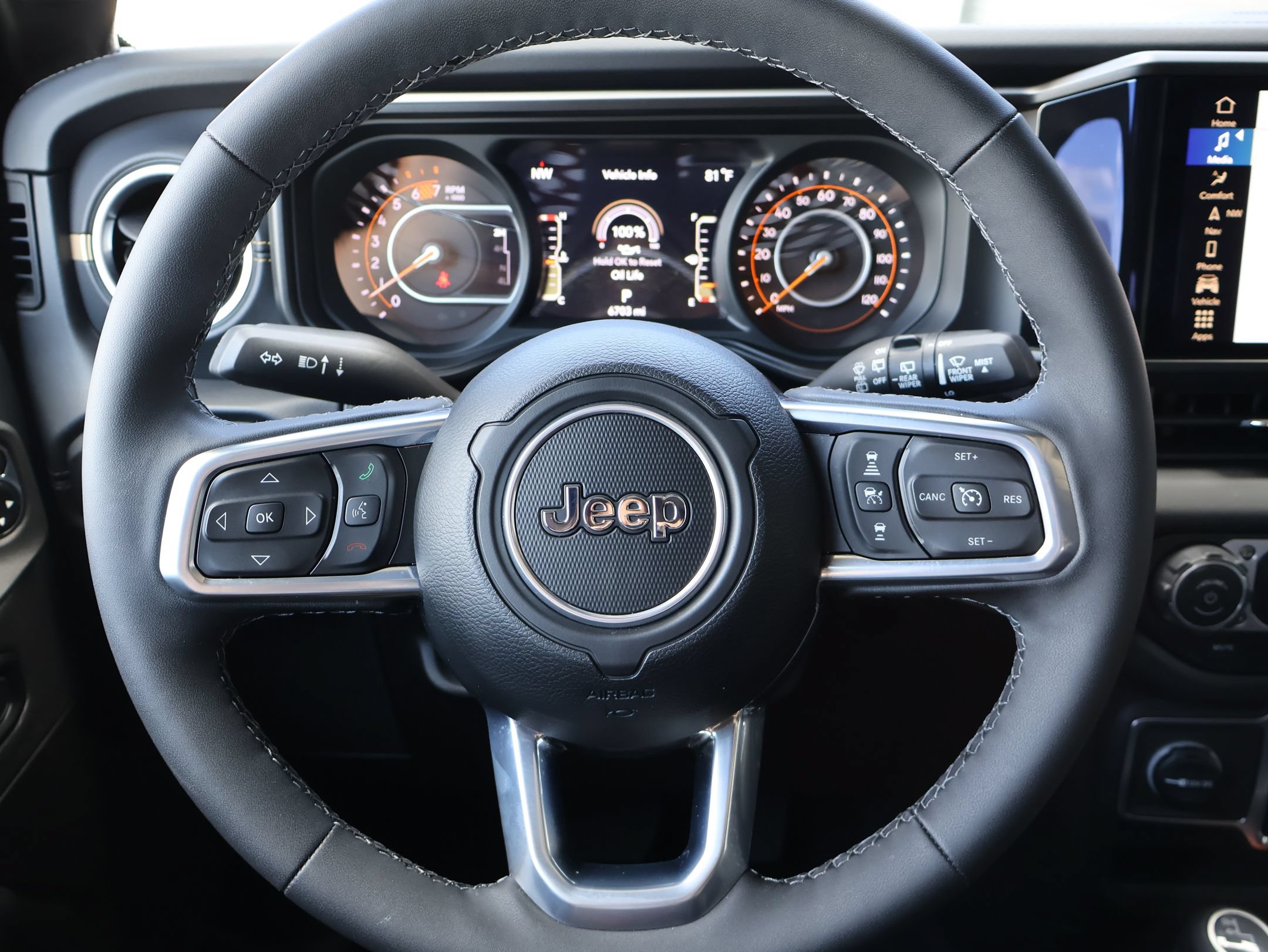 Used 2025 Jeep Wrangler Unlimited Sahara AWD/4WD image 12